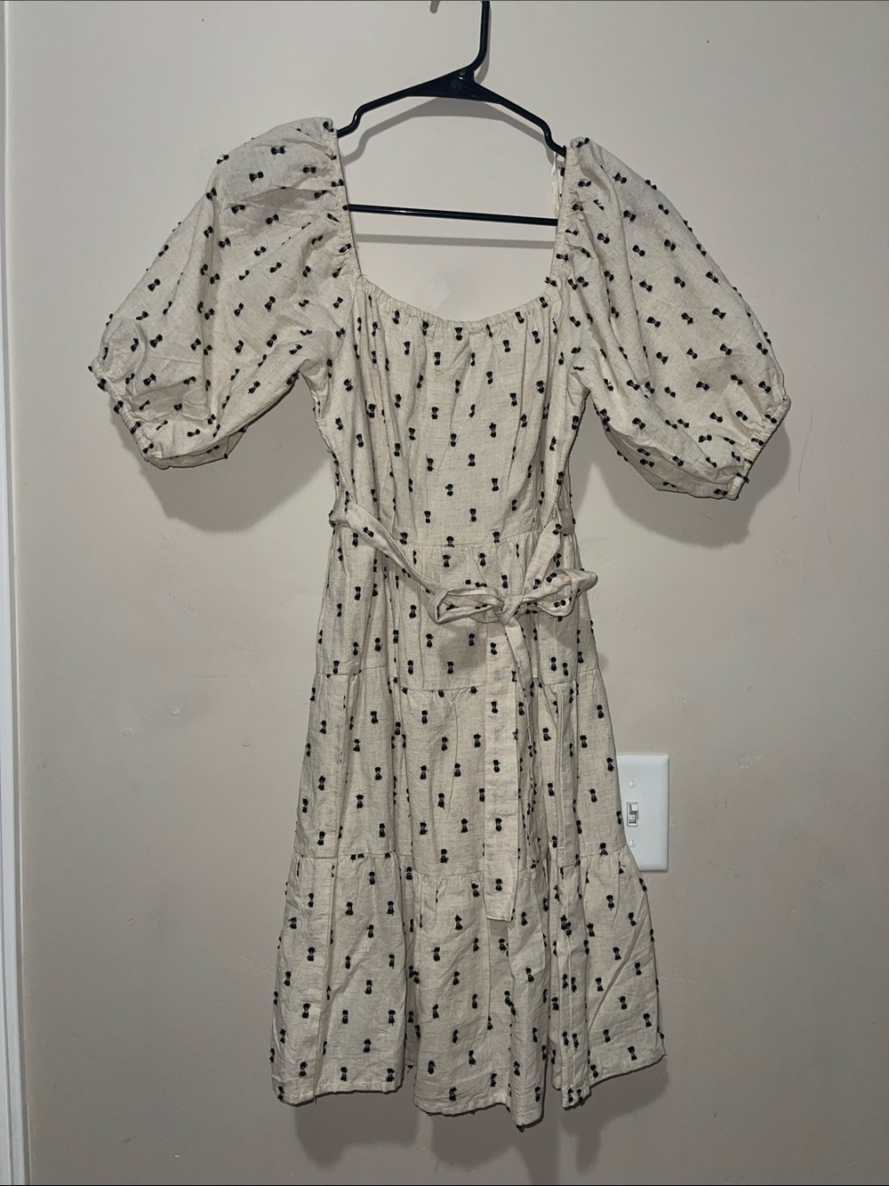 Sim & Sam Cream and Black Linen Blend Tie-Waist Puff Sleeve Midi Medium Dress